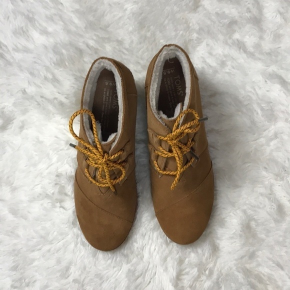 Toms Heeled Wedge Booties - Picture 4 of 10